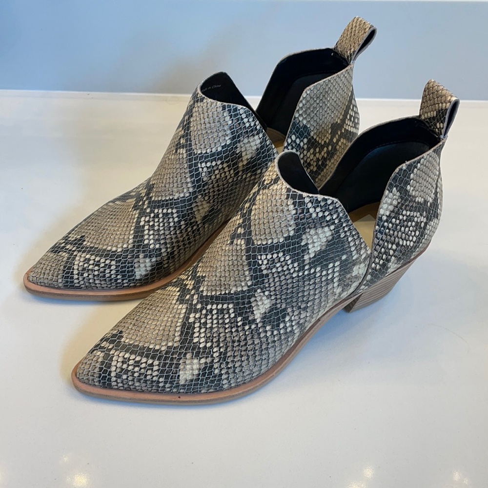 Never Worn Dolce Vita Booties | size 7